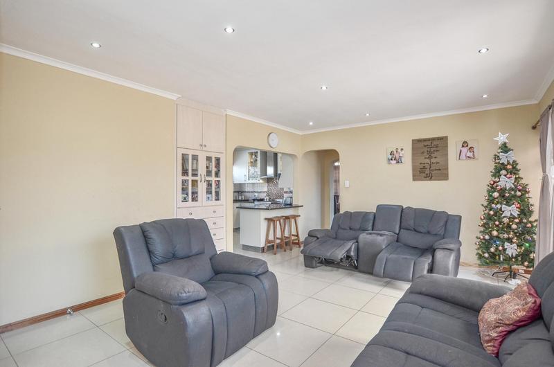 3 Bedroom Property for Sale in Glen Lilly Western Cape